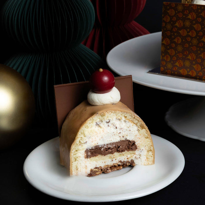 buche de noel yule log cake cookies and cream flavour made by Chez Christophe top cake shop and patisserie in Burnaby and White Rock, near Vancouver, BC